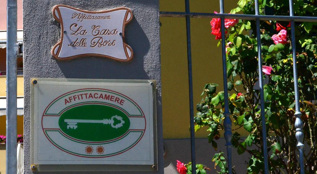 La Casa Delle Rose Room With Air Conditioning 斯培西亚 外观 照片