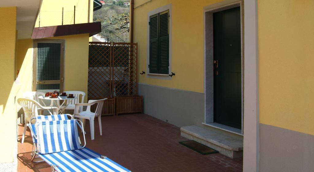 La Casa Delle Rose Room With Air Conditioning 斯培西亚 外观 照片